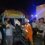 Pulang Manakiban, Mobil Rombongan Pengajian Kecelakan di Jombang, 8 Orang Luka
