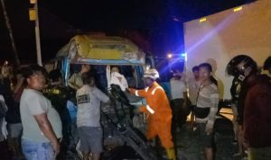 Pulang Manakiban, Mobil Rombongan Pengajian Kecelakan di Jombang, 8 Orang Luka