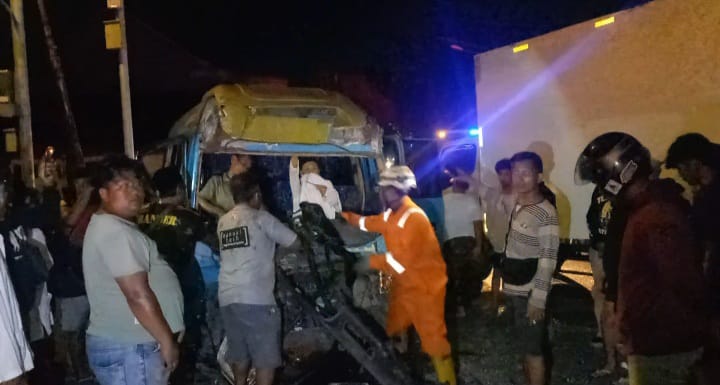 Pulang Manakiban, Mobil Rombongan Pengajian Kecelakan di Jombang, 8 Orang Luka