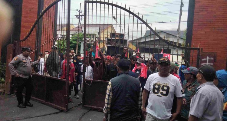 Demi warga tiron Warga: Dana Rp37 Miliar Hasil Pelepasan Aset Desa di Kediri, Kemana?