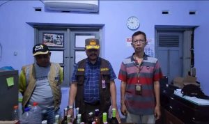 Curiga Bau Menyengat Khas Minol, Warung di Jombang Langsung Digeledah, Ternyata