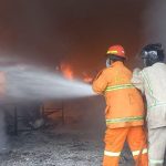 Kerugian Rp10 Miliar, Kebakaran Pabrik Sepatu di Jombang Diduga Korsleting Listrik