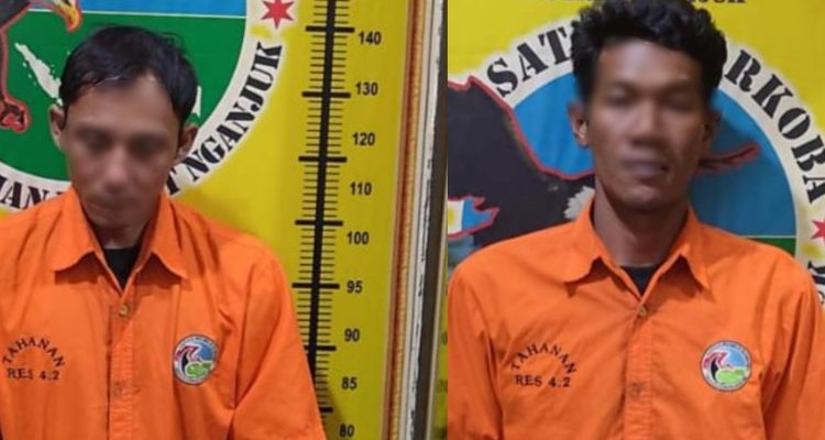 Ditangkap! Dua Pemuda Nganjuk Transaksi Ribuan Pil Koplo di Pinggir Jalan Kemlokolegi