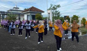 Peringatan HKN ke 61 di Peterongan Jombang, Senam dan Penyematan PIN Kompetensi Kader