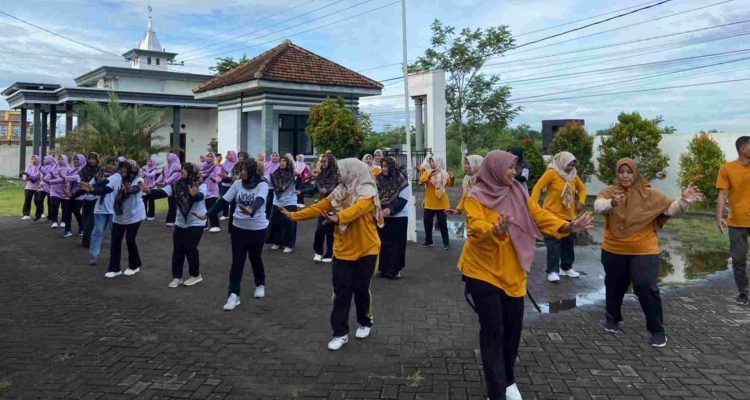 Peringatan HKN ke 61 di Peterongan Jombang, Senam dan Penyematan PIN Kompetensi Kader