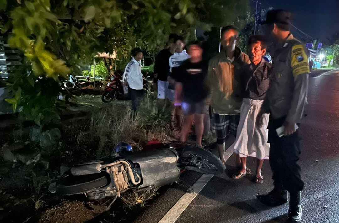 Mengantuk! Pemotor di Ngoro Jombang Tewas Tabrak Truk Boks dari Arah Berlawanan