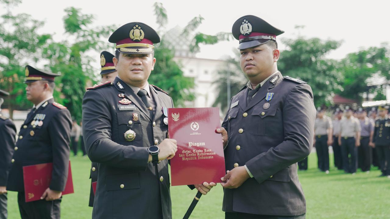 61 Polisi Jombang Dapat Satyalancana, Ada yang Sudah Mengabdi 32 Tahun
