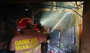 Kebakaran maut pasutri tewas Tragis, Pasutri di Nganjuk Meninggal Dunia Terjebak Kebakaran di Rumahnya