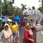 Viral Patung Macan Putih Gemoy di Kediri, UMKM Balongjeruk Raup Berkah!