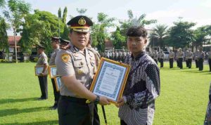 Penghargaan warga Bantu Ungkap Kasus Curanmor di Jombang, Tiga Warga Dapat Penghargaan Polisi