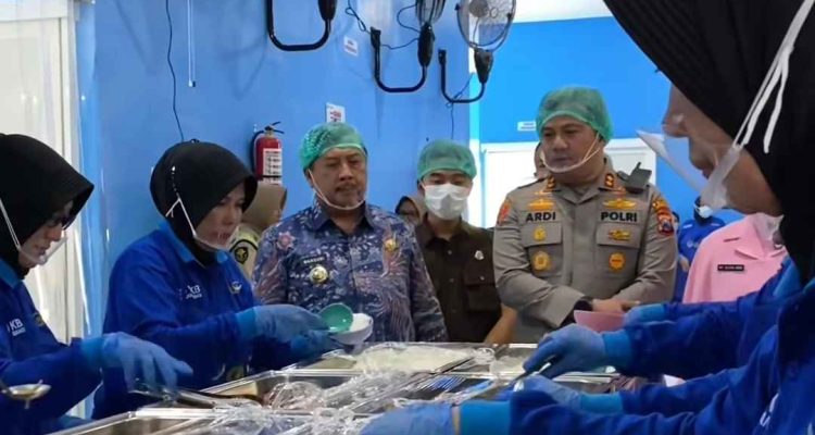 pantau mbg polri Tiga Dapur SPPG Polri di Jombang Resmi Beroperasi