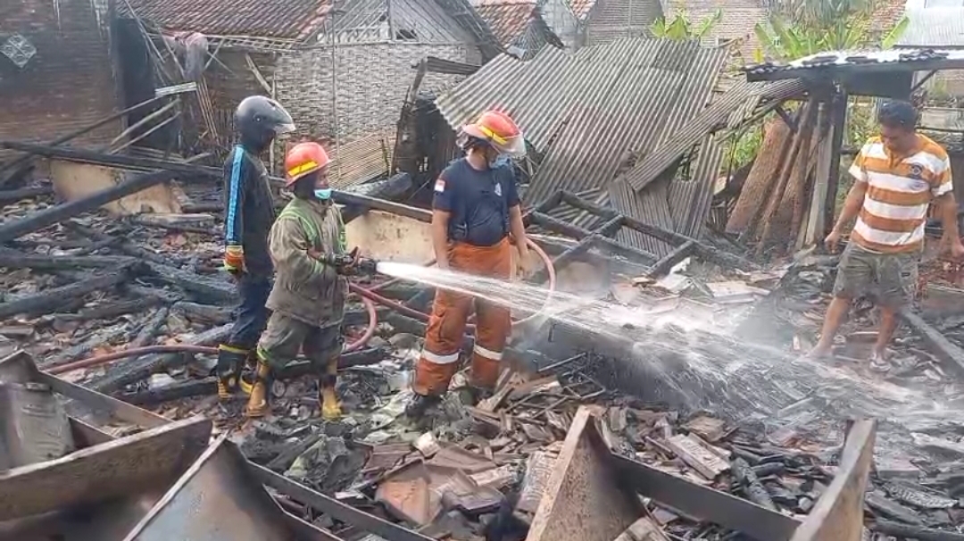 Rumah, Truk Hingga Mesin Pertanian di Jombang Hangus Terbakar, Kerugian Rp700 Juta