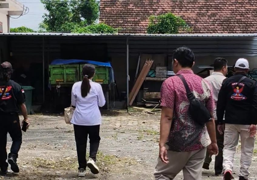 Bau Menyengat Diduga dari Limbah RS Aura Syifa, Dinkes–DLH Kediri Turunkan Tim