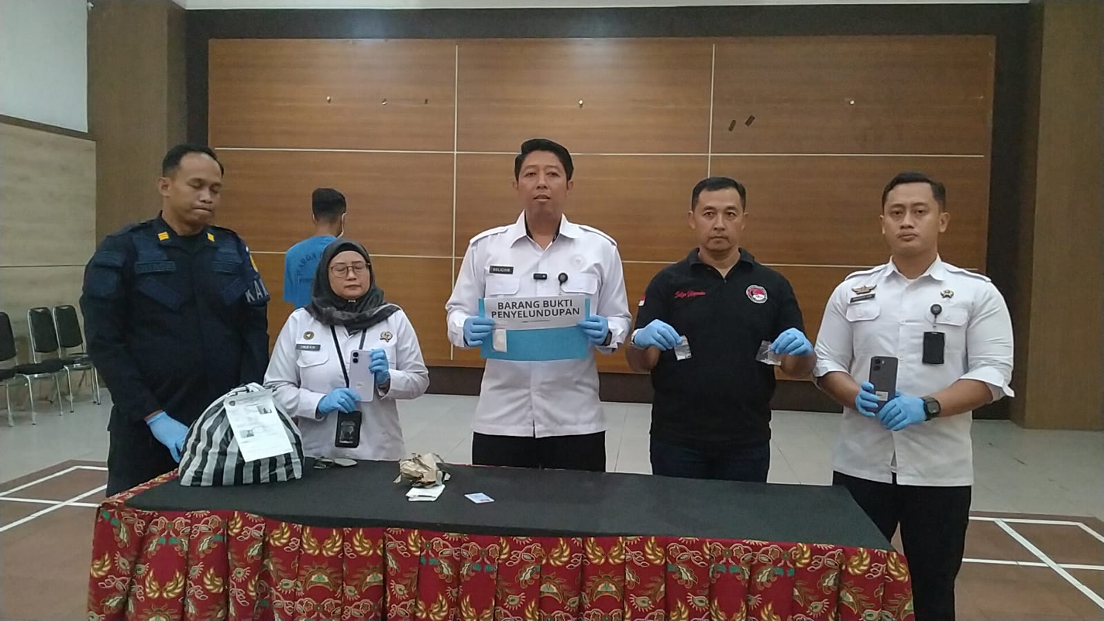 Narkotika Jenis Sabu dan Dua Ponsel Nyaris Masuk ke Lapas Kediri