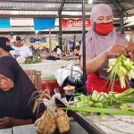 Jelang Lebaran Ketupat, Penjualan Janur dan Selongsong Ketupat di Kediri Meledak