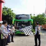 Balik Gratis ke Jakarta, Pemkab Kediri Berangkatkan 100 Pekerja dengan Armada Bus