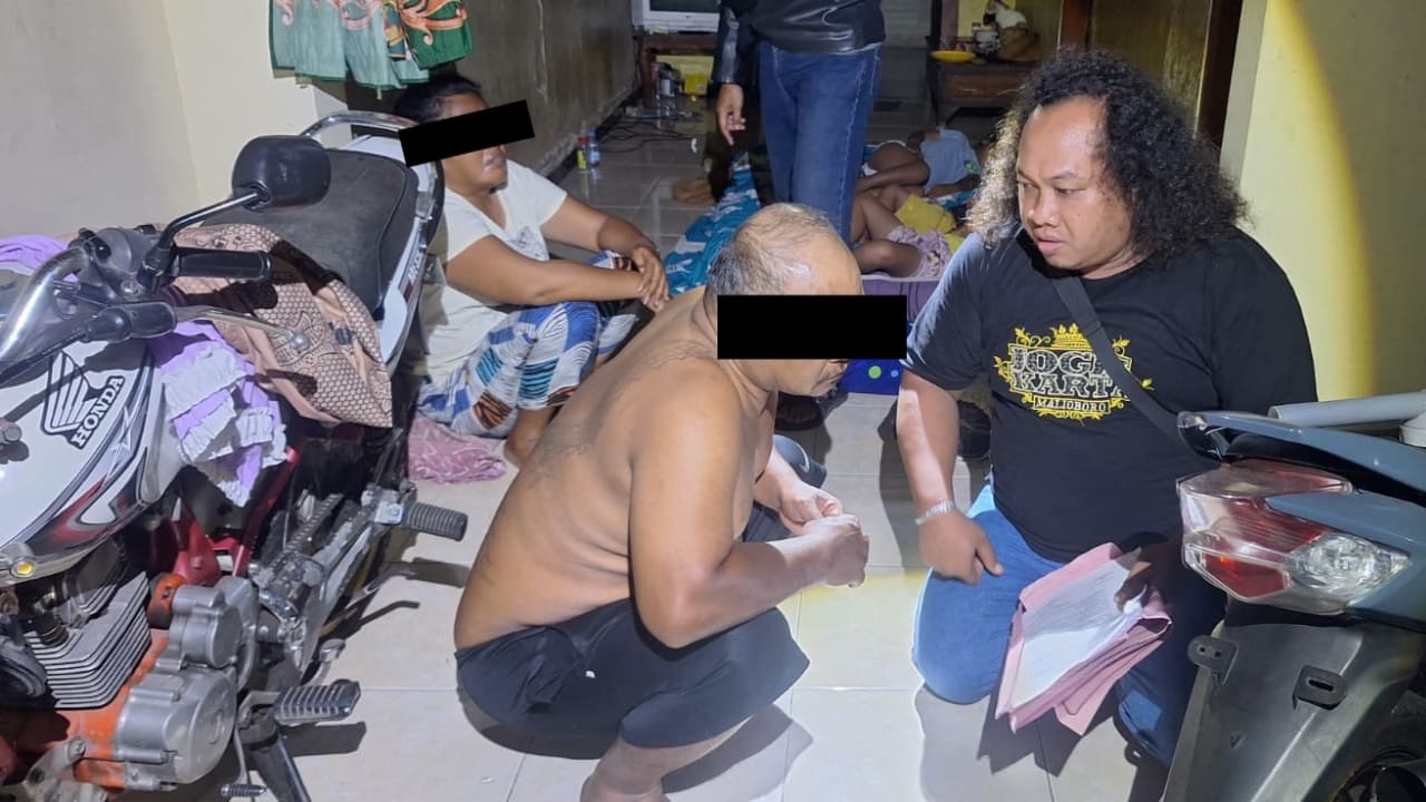 Buron 4 Bulan, Pasutri Pencuri HP di Nganjuk Dibekuk Polisi di Kediri