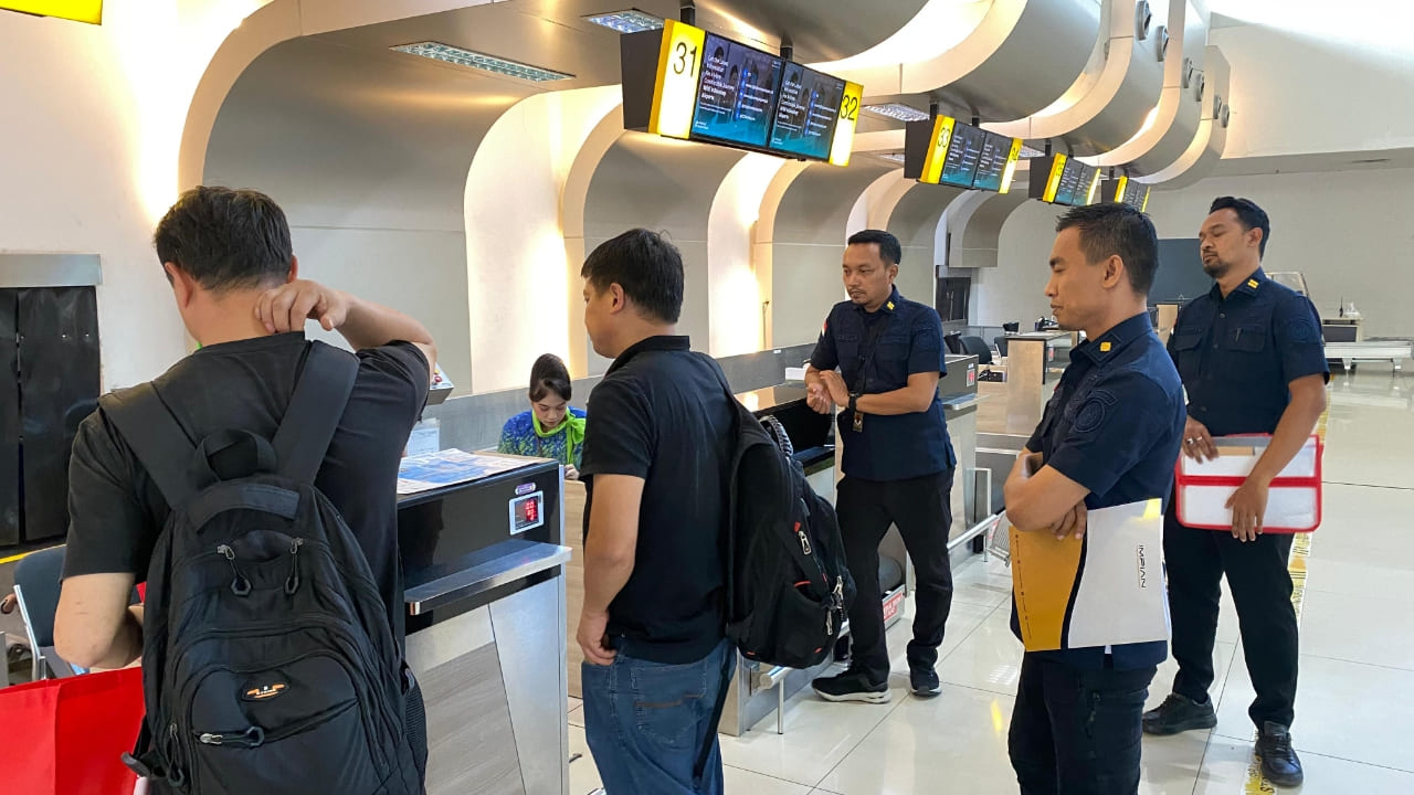 Dua WN Tiongkok Dideportasi, Imigrasi Kediri Tegaskan Pengawasan Izin Tinggal