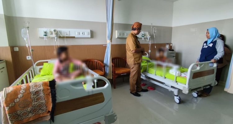 5 Siswa Kediri Diduga Keracunan Makanan, Dirawat di RSUD SLG