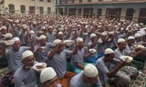 Rayakan Iduladha, Warga Binaan Lapas Mojokerto Santap 5.500 Tusuk Sate Mandora