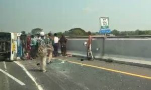 Minibus Rombongan Pengantin Kecelakaan di Tol Jombang-Mojokerto, Identitas 10 Orang Luka