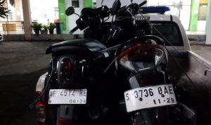 Kakek Bonceng Nenek Tabrakan Motor di Ploso Jombang, 3 Orang Luka-luka