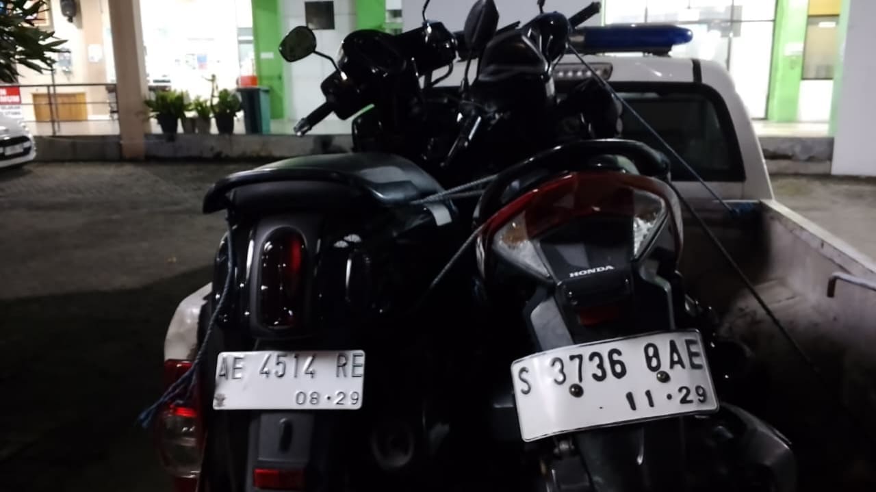 Kakek Bonceng Nenek Tabrakan Motor di Ploso Jombang, 3 Orang Luka-luka