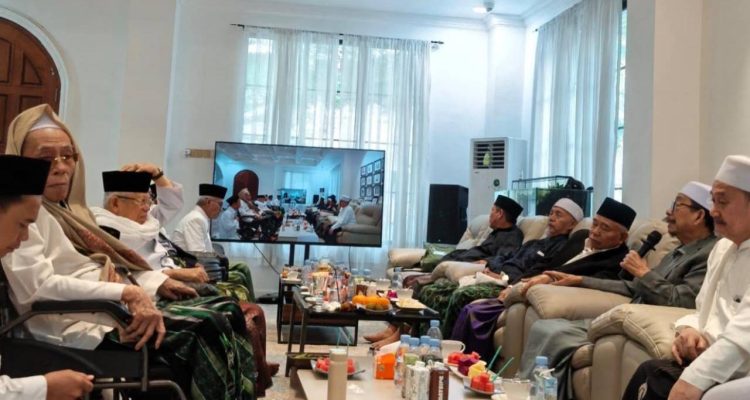 Forum kiai pesantren di ploso Masyayikh Pesantren Minta Munas Konbes NU 2026 di Kediri Jaga Karakter Keulamaan AHWA