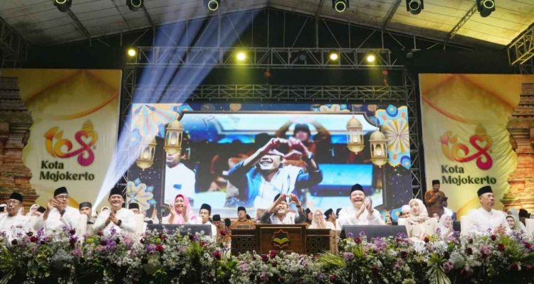 Ribuan Jemaah Pengajian Gus Iqdam Padati TBM, Wali Kota Mojokerto: Kelimpahan Berkah