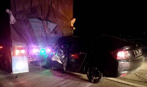 Mobil Sedan Tabrak Truk Gandeng di Tol Jomo KM 690 Jombang, Penumpang Meninggal