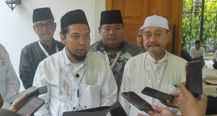 KHR Ahmad Azaim Komite Dzurriyah di Munas Kediri Usulkan 2 Rekomendasi Pada Muktamar NU ke 35, Apa Itu?