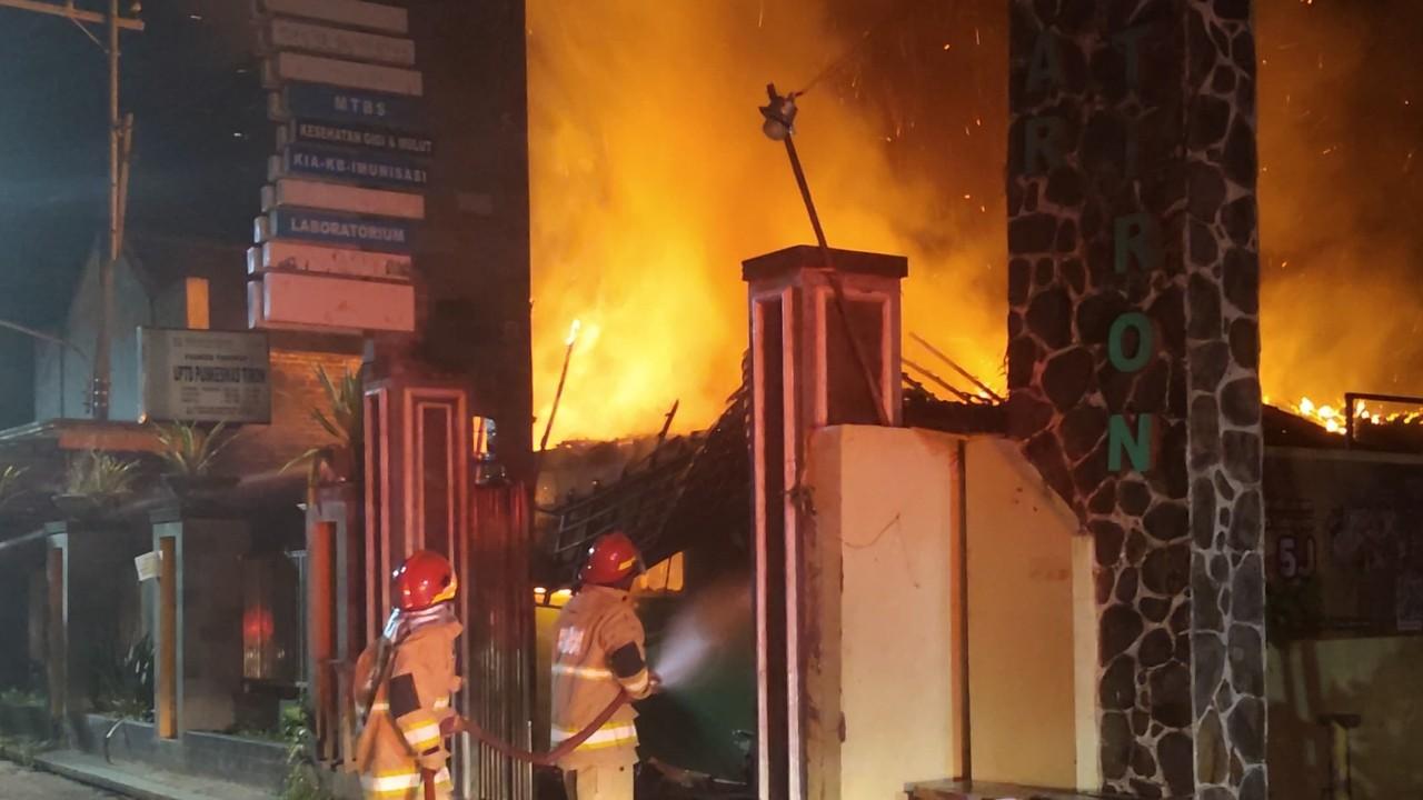 Kebakaran Puskesmas Tiron Kediri Akibat Korsleting Listrik, Kerugian Capai Rp1 Miliar