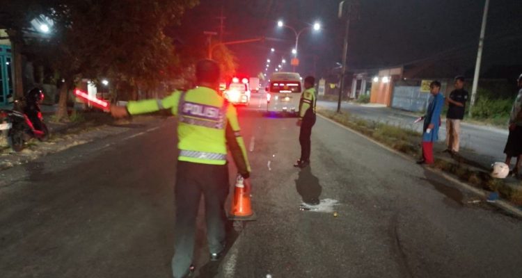 Kecelakaan maut terlindas tronton Jalan Raya Jombang-Mojokerto Makan Korban, Pemotor Terlindas Tronton