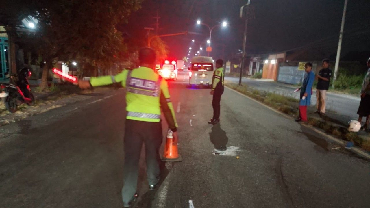 Jalan Raya Jombang-Mojokerto Makan Korban, Pemotor Terlindas Tronton