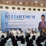 Mahfud MD Kupas Sejarah Intelektual UUD 1945 di Hadapan 6.351 Mahasantri di Kediri