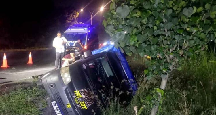 Kecelakaan Tunggal, Mobil Pikap Terperosok Sungai di Jombang