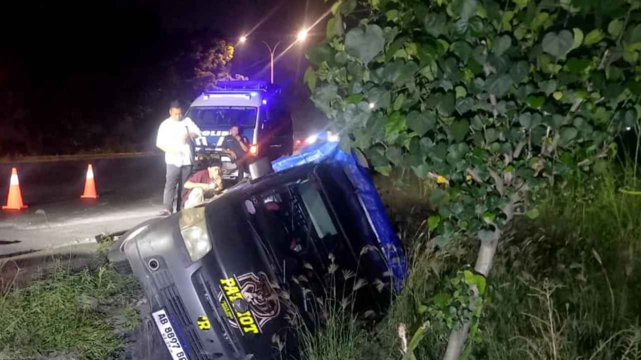 Kecelakaan Tunggal, Mobil Pikap Terperosok Sungai di Jombang