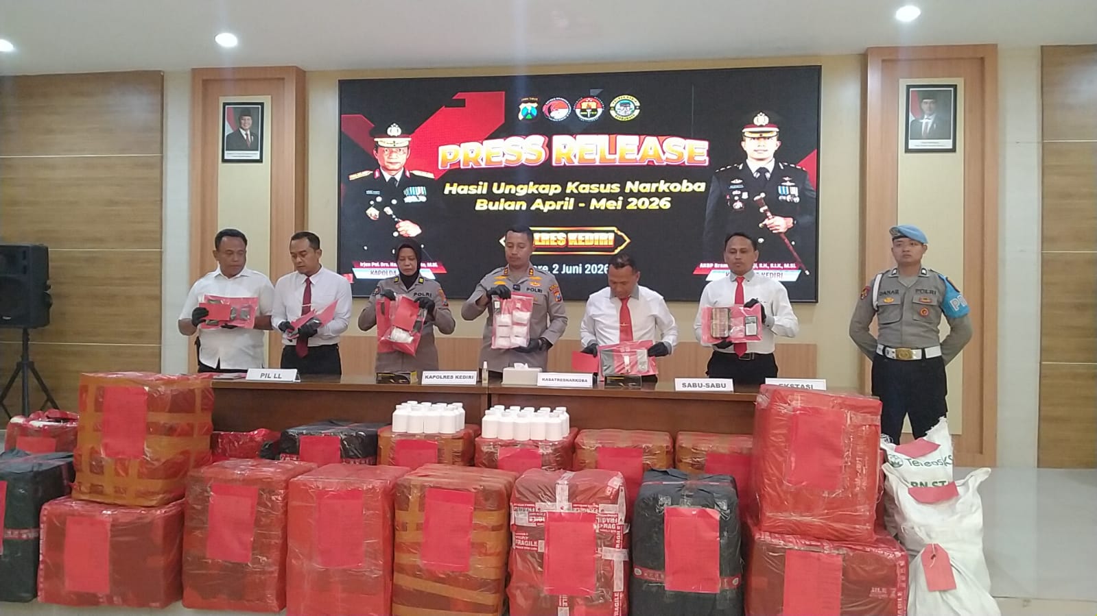 Operasi Dua Bulan, Polres Kediri Sita 2 Juta Pil Dobel L dan 641 Gram Sabu