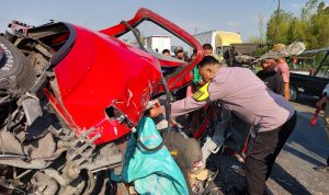 Truk Boks Tertabrak Kereta Api di perlintasan sebidang di Nganjuk, Pengemudi Tewas