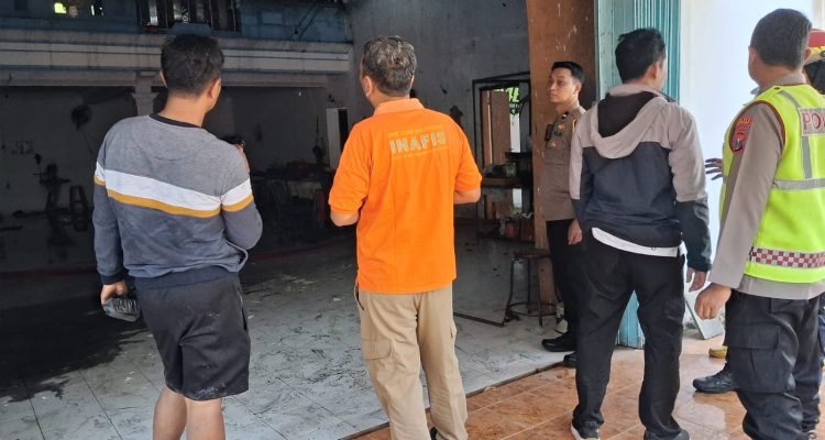 IMG-20260704-WA0015 Ditinggal Pemilik, Gudang Rumah di Jombang Kebakaran