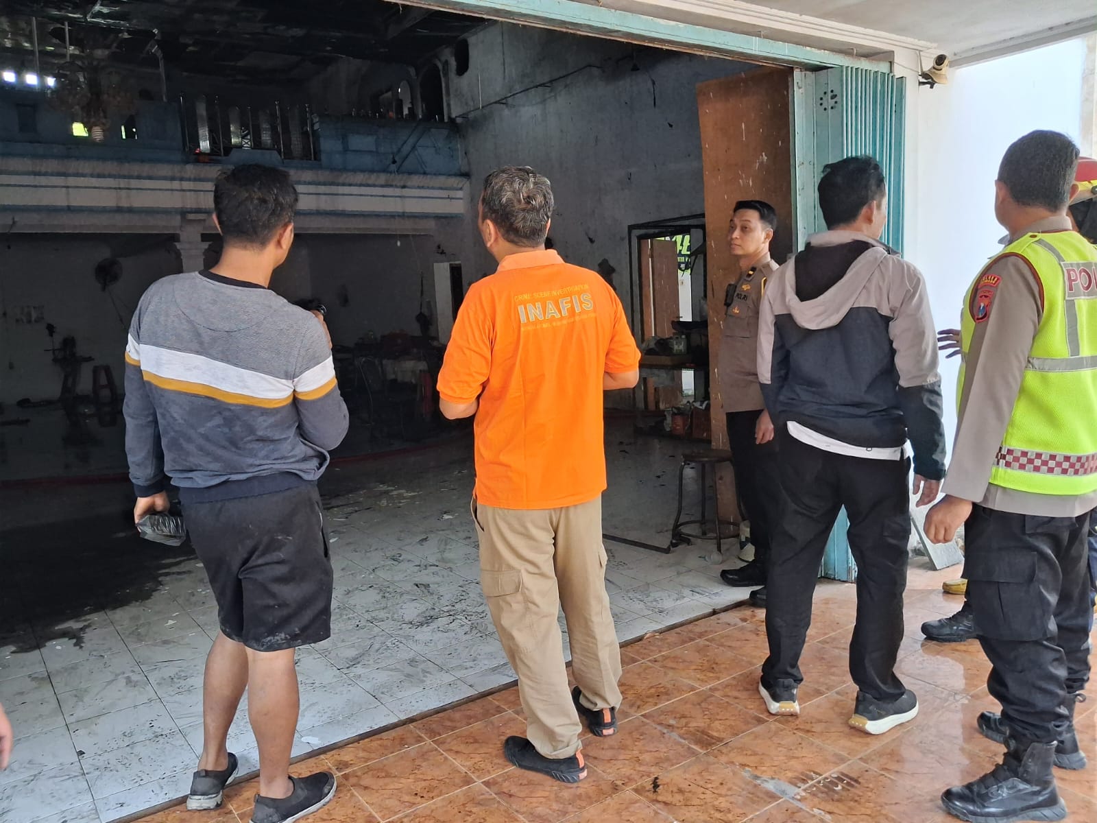 Ditinggal Pemilik, Gudang Rumah di Jombang Kebakaran