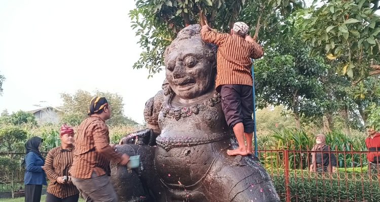 Jamasan Arca Totok Kerot di Kediri, Rawat Warisan Budaya