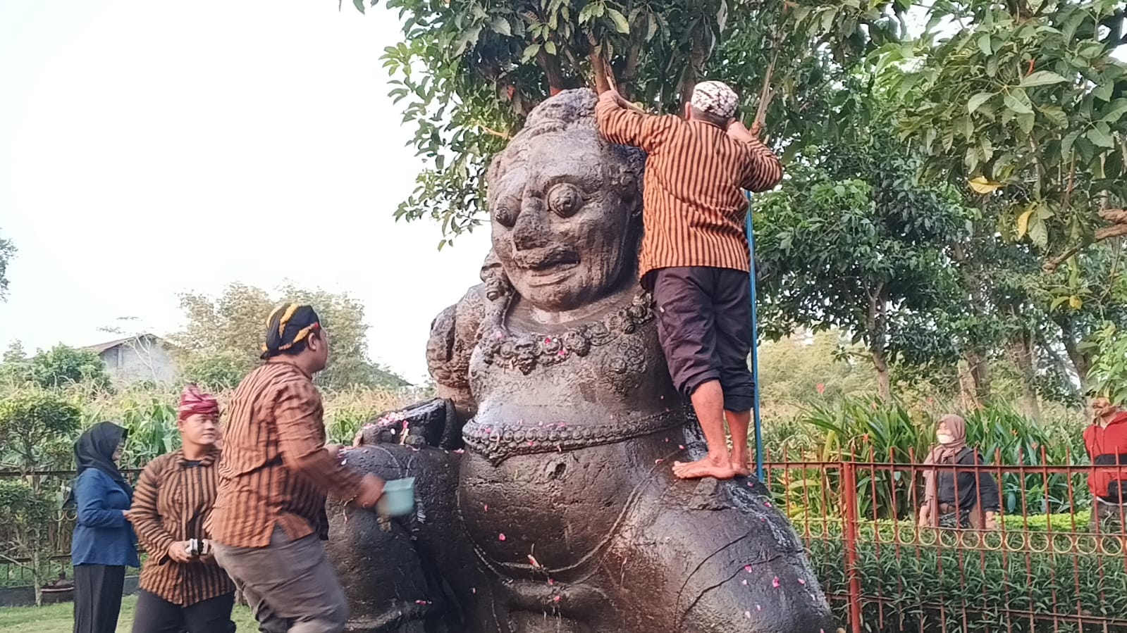 Jamasan Arca Totok Kerot di Kediri, Rawat Warisan Budaya