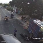 IMG-20260710-WA0028 Boncengan Motor, Suami Tewas Istri Luka-luka Ditabrak Truk di Jombang