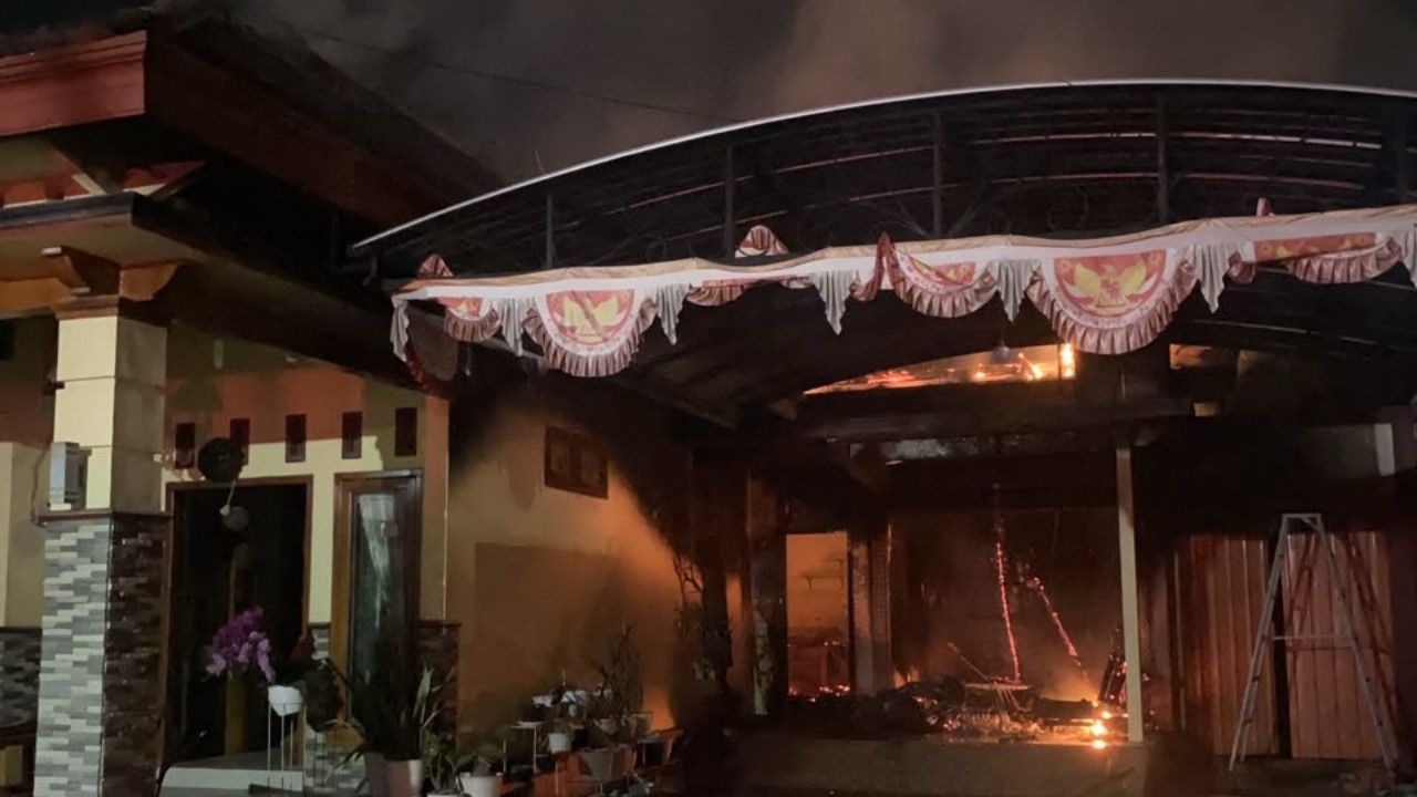 Diduga Dibakar Mantan Suami, Rumah di Plosoklaten Kediri Hangus Terbakar