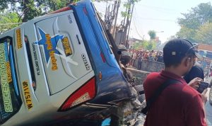 Kecelakaan di Nganjuk, Bus Sugeng Rahayu Adu Banteng Dengan Dump Truk, 4 Orang Luka