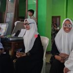 Refraksi Mata 750 Santri Penghafal Al-Quran di Jombang dan Pemberian Kacamata Gratis