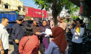 Sidang PS Hakim Kota Kediri Sidang Sengketa Lahan Penjual Rujak di Kediri: Hakim Cek Lokasi, Kuasa Hukum Keberatan Ini