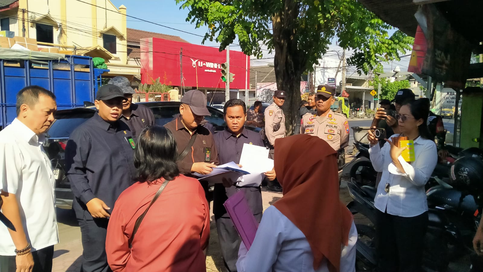 Sidang Sengketa Lahan Penjual Rujak di Kediri: Hakim Cek Lokasi, Kuasa Hukum Keberatan Ini