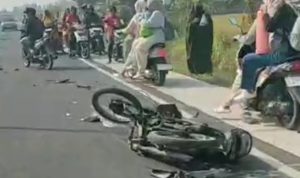 Tabrakan Motor di Jalan Raya Kesamben Jombang: Kakek Meninggal, Pelajar Luka-luka